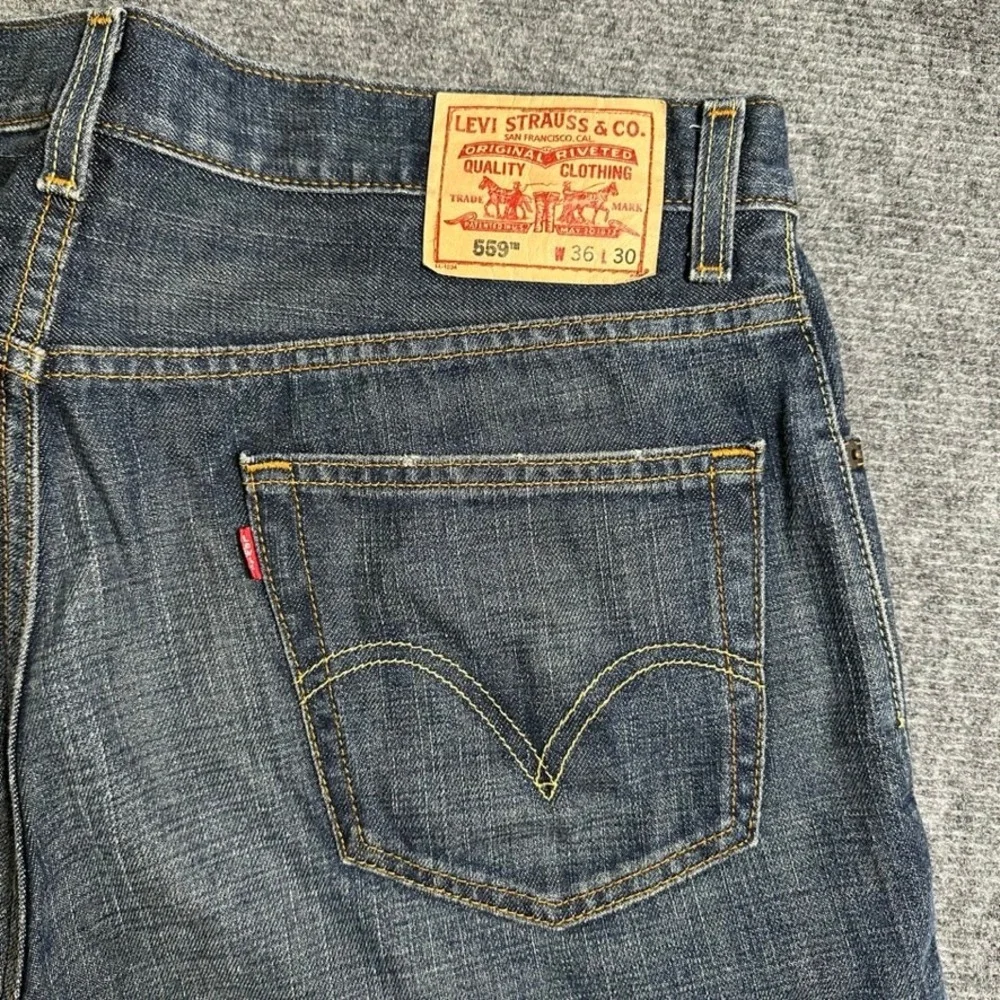 Levis 559 Relaxed Straight Jeans Mens 36x30 Dark Wash Blue Denim 100% Cotton